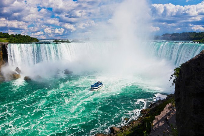 Niagara Falls Canadian Side Tour and Maid of the Mist Boat Ride Option - What the guides add to the experience