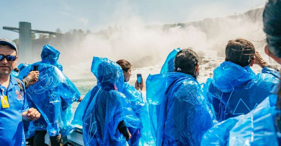 Niagara Falls, USA: American Tour & Maid of The Mist - Cave of the Winds brings you even closer