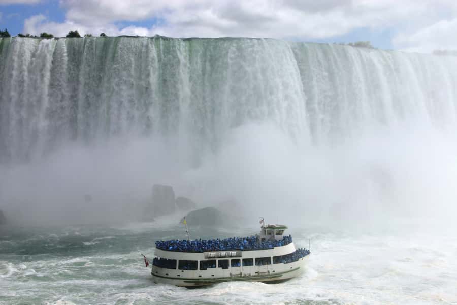 Niagara Falls, USA: Guided Tour with Maid of the Mist Cruise - A short introduction before the boat