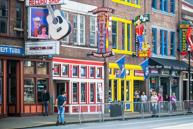 Night Time Trolley Tour of Nashville with Photo Stops - Broadway, the Ryman, and Music City after dark