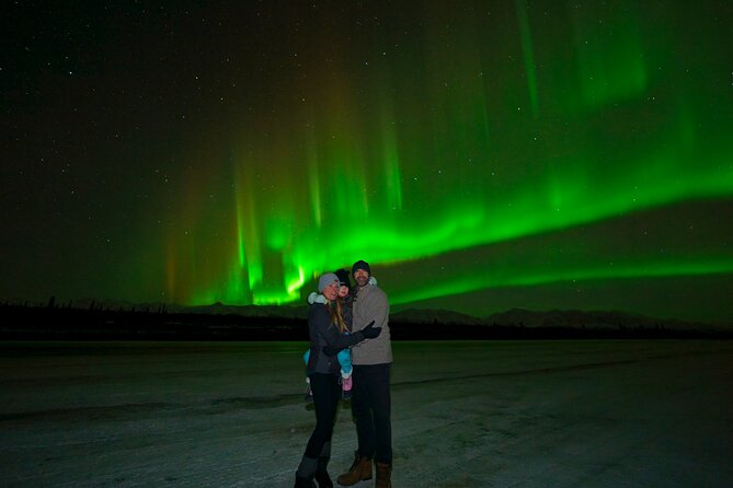 Northern Lights Aurora Tour with FREE Photography - From an 8:00 pm Fairbanks pickup to the open country