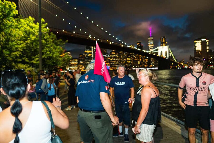 NYC at Night: 3-Hour Luxury Bus Tour of Top Highlights - The Manhattan Bridge and DUMBO photo stop