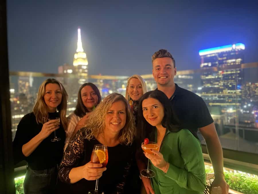 NYC: Bar, Lounge and Rooftop Nightlife Tour - Why this tour works well in Midtown