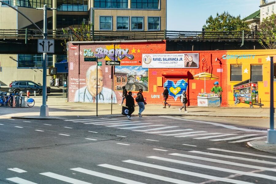 NYC: Brooklyn, Bronx, Queens Sightseeing Bus Tour - DUMBO, the Brooklyn Bridge, and Manhattan views