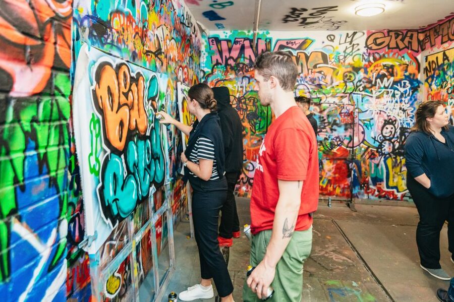 NYC: Brooklyn Graffiti Workshop with Local Artist - The one-hour lesson, from thin lines to finished art