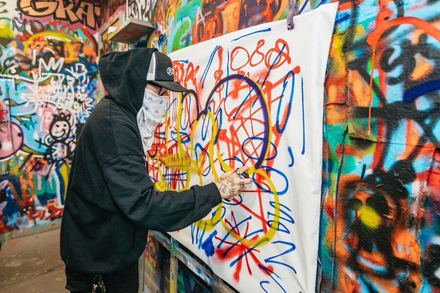 NYC: Brooklyn Graffiti Workshop with Local Artist - Arriving at 282 Meserole Street