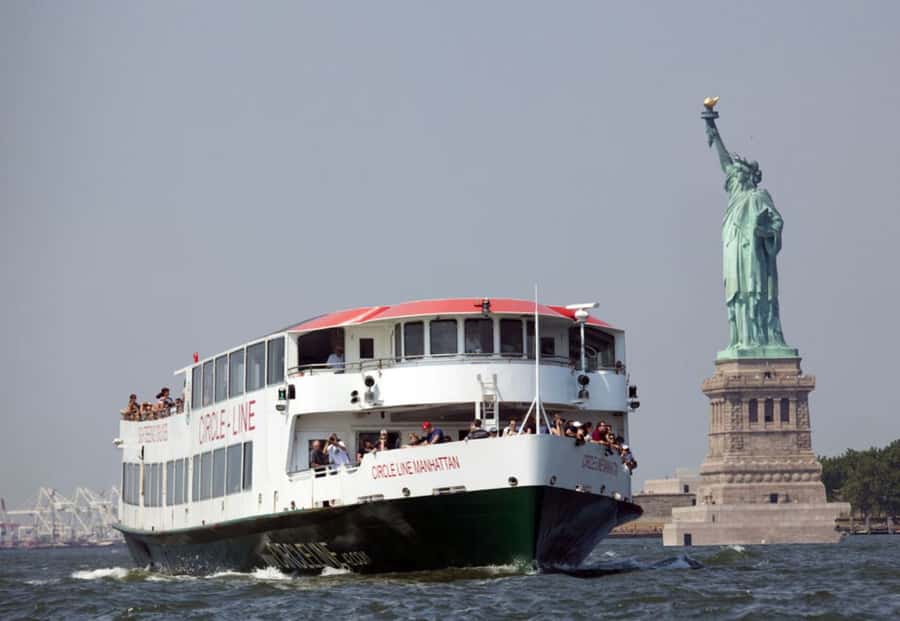 NYC: Circle Line 1-Hr Statue of Liberty Skip-The-Line Cruise - Indoor comfort versus outdoor views
