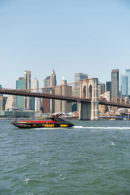 NYC: Circle Line "The Beast" Midtown/Downtown Speedboat Ride - Leaving Manhattan at full speed