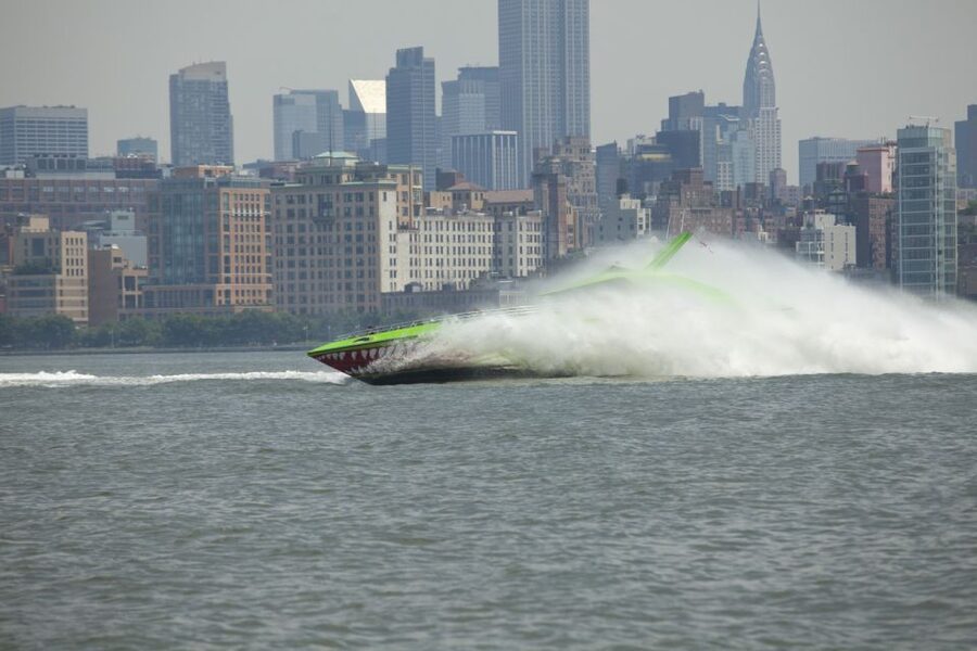 NYC: Circle Line "The Beast" Midtown/Downtown Speedboat Ride - The Statue of Liberty photo stop
