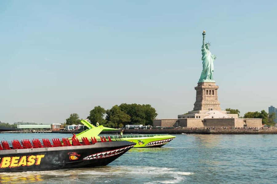 NYC: Circle Line "The Beast" Midtown/Downtown Speedboat Ride - Choosing Midtown Pier 83 or Downtown Pier 16
