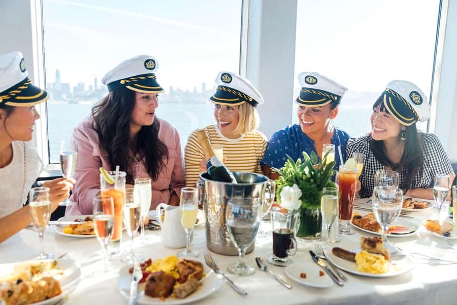 NYC: City Cruises Brunch, Lunch, or Dinner Buffet Cruise - Seeing Manhattan from a dining table