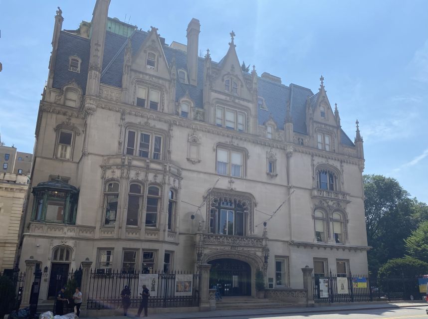NYC: Gilded Age Mansions Guided Tour - Entering 972 Fifth Avenue