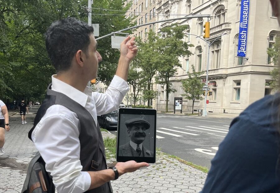 NYC: Gilded Age Mansions Guided Tour - What makes the guides effective