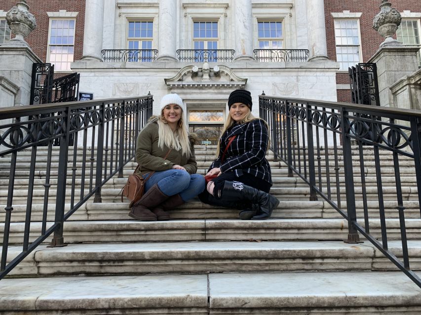 NYC: Gossip Girl Sites Bus Tour - Following Blair and Serena through the Upper East Side