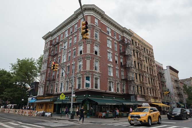 NYC: Greenwich Village Food Tour with 6 Locals Favorites Dishes - How much food you actually get