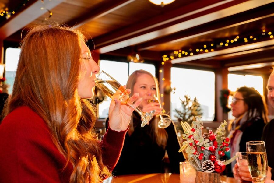 NYC: Holiday Yacht Cruise with Jazz, Cocoa & Carols - Boarding at Chelsea Piers and finding your seat