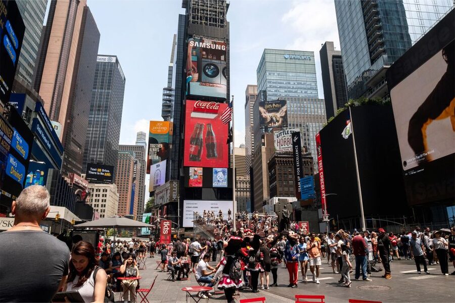 NYC: See Yourself on a Times Square Billboard for 24 Hours - Seeing it in person versus watching online