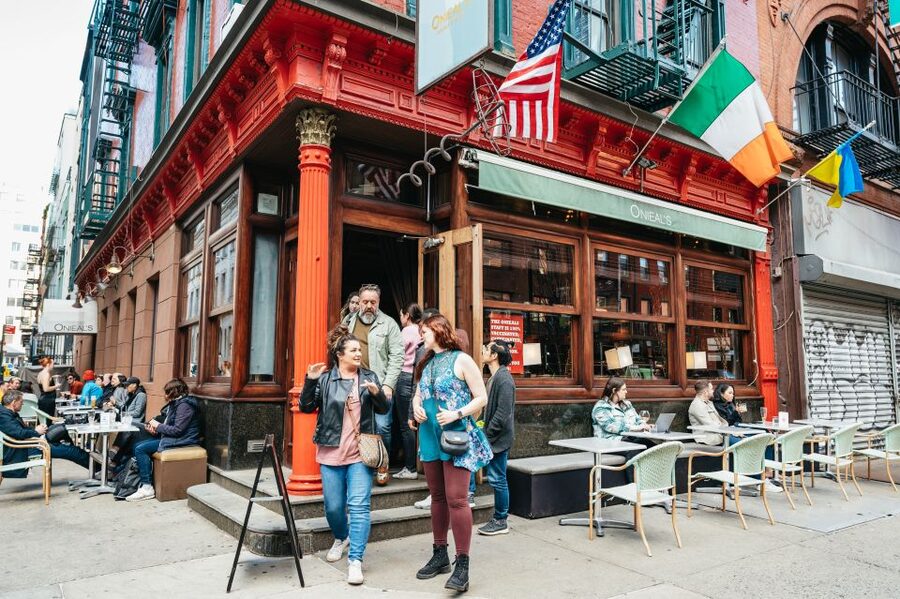 NYC: Sex and the City Hotspots Bus Tour (On Location Tours) - Why this tour works for Sex and the City fans