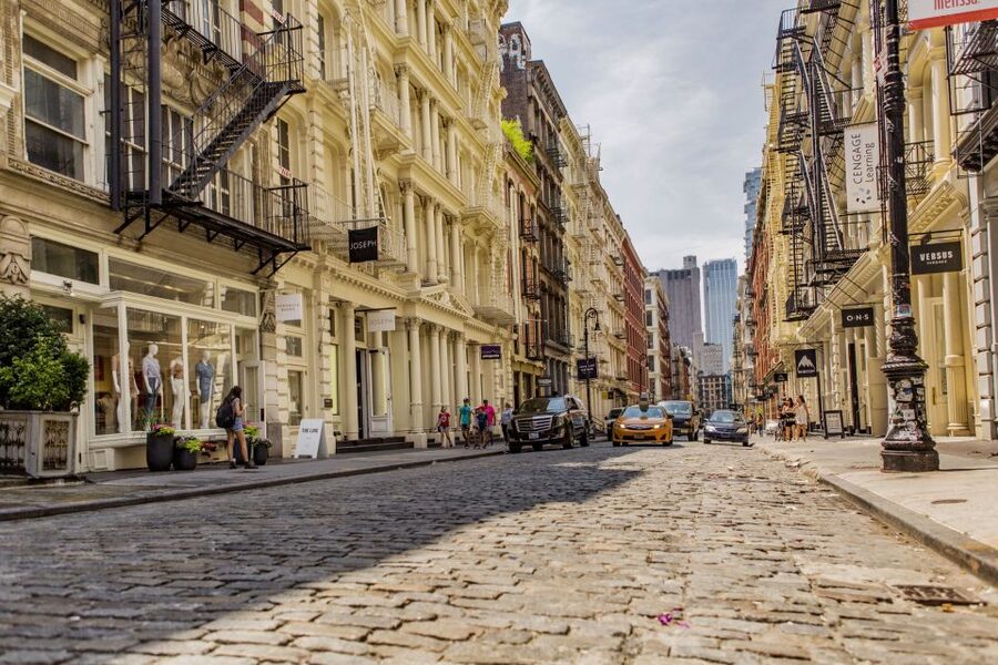 NYC: SoHo, Little Italy, and Chinatown Guided Tour - Dumplings and street life in Chinatown