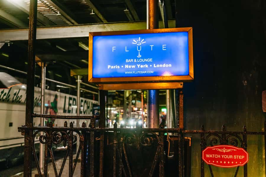 NYC: Speakeasy Drinks and Prohibition History Tour - A social night, not a private tasting