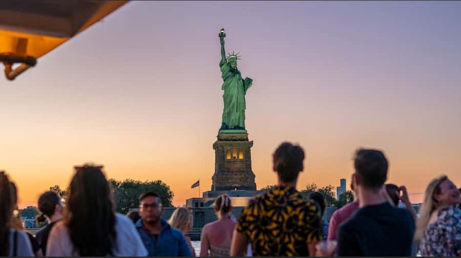 NYC: Statue of Liberty Sunset Cruise Skip-the-Line Ticket - Leaving from Pier 16 at the South Street Seaport