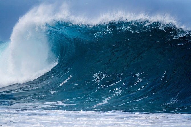 Oahu Deluxe Grand Circle Island Tour - North Shore beaches and the surf town of Haleiwa
