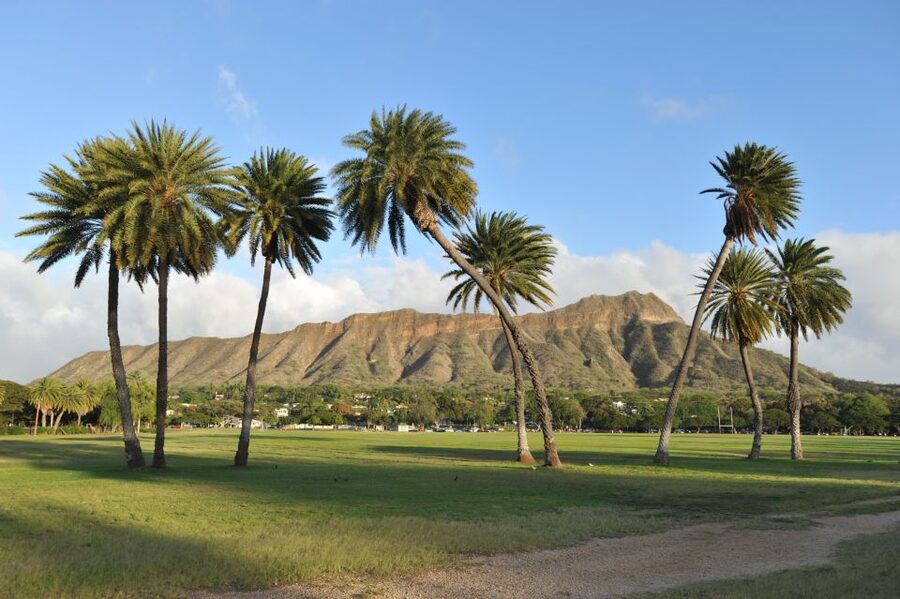 Oahu: Diamond Head Hike with Roundtrip Transportation - Why Diamond Head works so well at sunrise