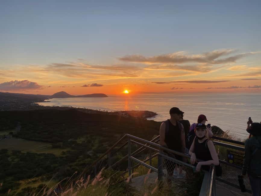 Oahu: Diamond Head Hike with Roundtrip Transportation - Booking advice and cancellation terms