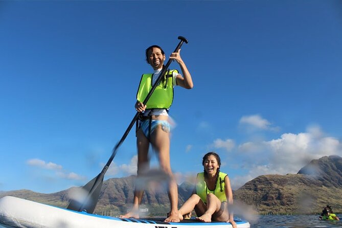 Oahu Dolphin and Snorkel Tour with Waikiki Pickup & Lunch - Lunch and the onboard atmosphere