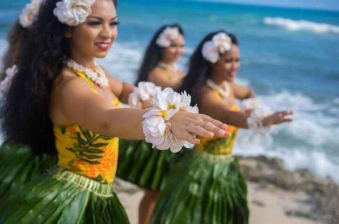Oahu: Germaine's Luau - The Polynesian show is the main event