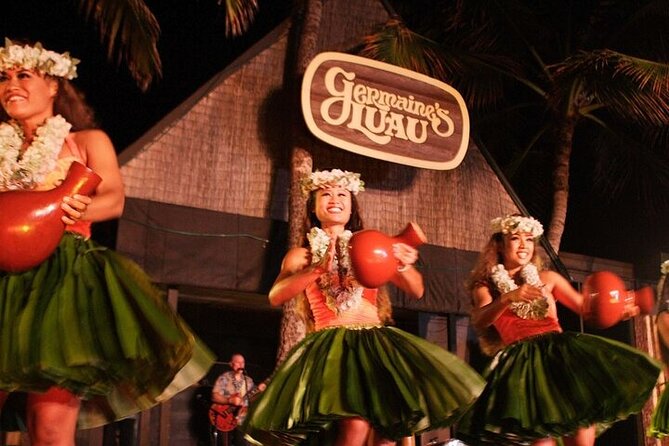 Oahu: Germaine's Luau - Rain, comfort, and the outdoor trade-off