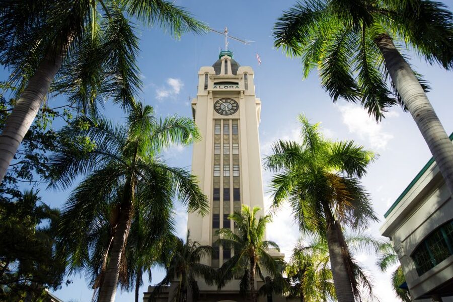 Oahu: Ka Moana Luau Dinner and Show at Aloha Tower - Drinks, the Mai Tai, and the Celebrity choice