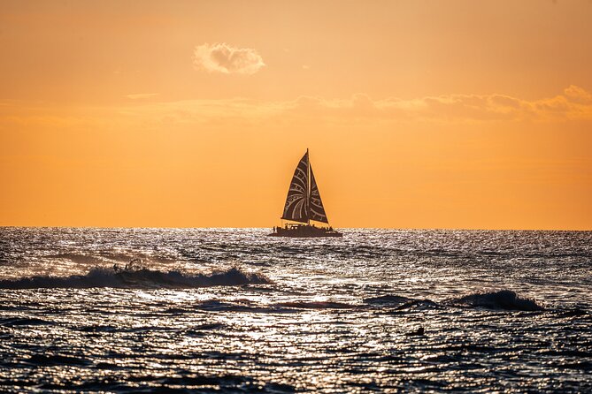Oahu's Waikiki Coast: Moana’s Sunset Cocktail Sail - What $89.99 means in practical value