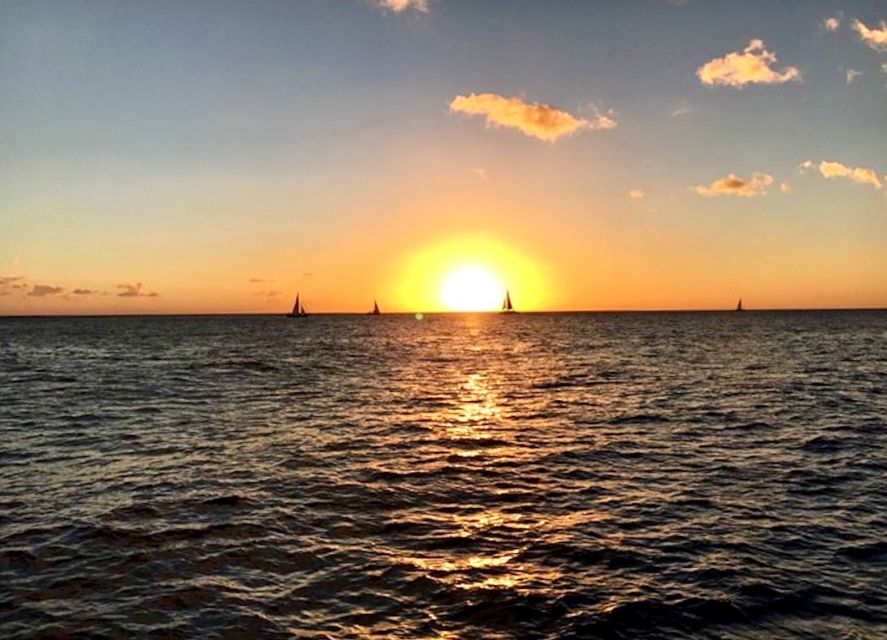 Oahu: Waikiki Glass Bottom Boat Sunset Cruise - Key points to know before you book