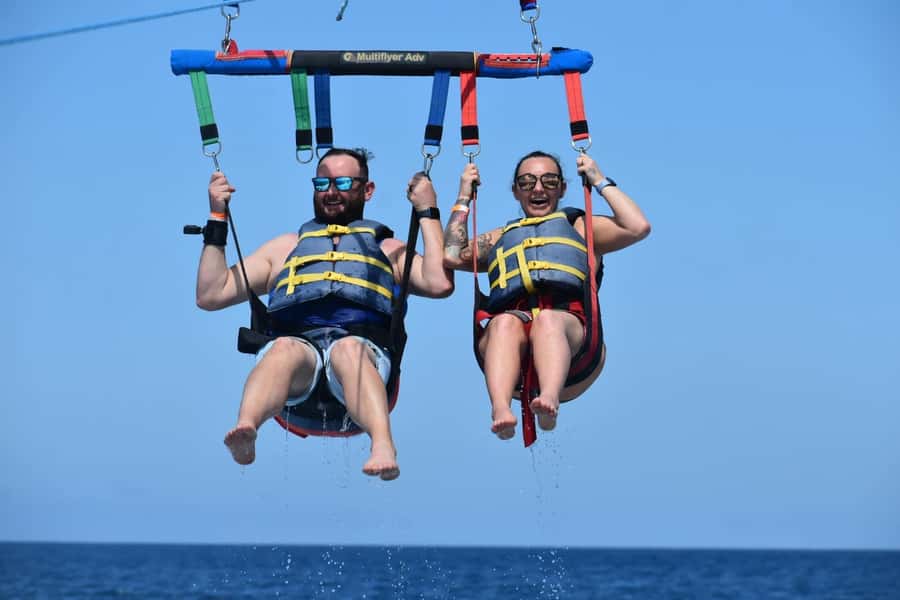 Oahu: Waikiki Parasailing - Who will enjoy this most?