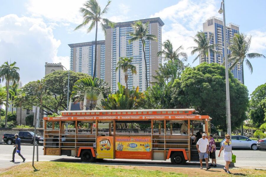Oahu: Waikiki Trolley Hop-on Hop-off All-Line Pass - Who will enjoy this pass most