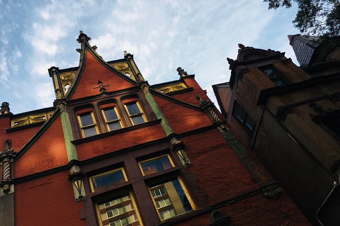 Old Louisville Ghost Tour as Recommended by The New York Times @ 4th and Ormsby - Key points to know before you book