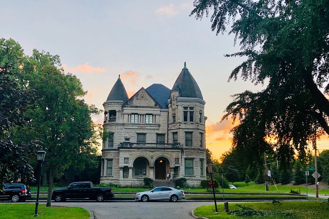 Old Louisville Ghost Tour as Recommended by The New York Times @ 4th and Ormsby - A ghost tour with real historical footing