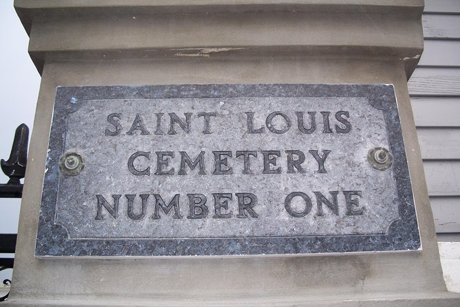 One Hour Saint Louis Cemetery Number One Walking Tour - Starting at 710 St. Louis Street, not the cemetery gates