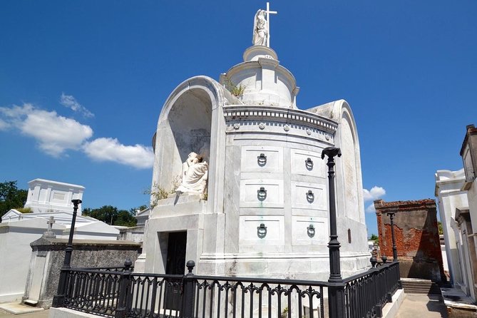 One Hour Saint Louis Cemetery Number One Walking Tour - The French Quarter connection makes the closure easier to accept