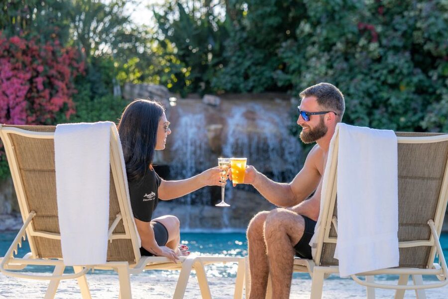 Orlando: Discovery Cove Admission Ticket & Additional Parks - The Grand Reef, where the day really begins