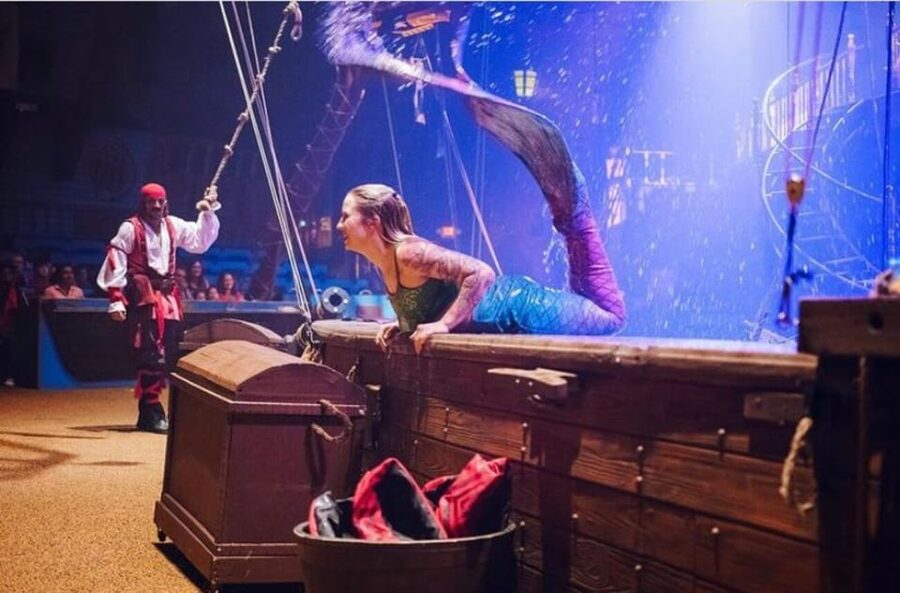 Orlando: Pirates Adventure Dinner Show with Drinks - Eating Through the Three-Course Dinner