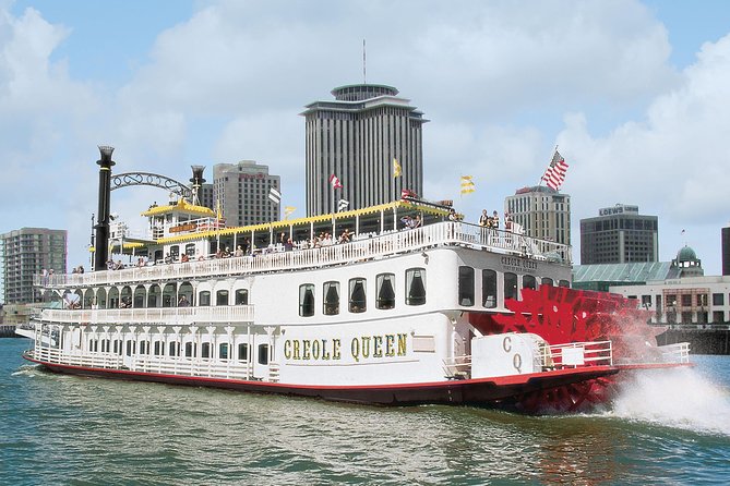 Paddlewheeler Creole Queen Historic Mississippi River Cruise - The narrated ride downriver