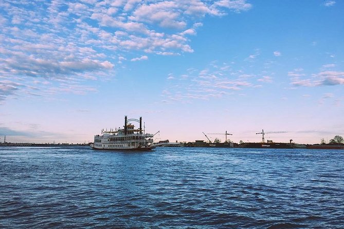 Paddlewheeler Creole Queen Jazz Dinner Cruise in New Orleans - Staff, comfort, and access