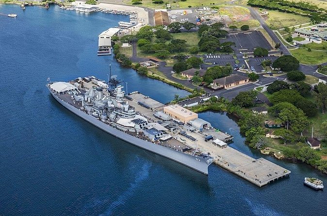 Pearl Harbor, National Memorial Cemetery and Honolulu City Tour - Honolulu’s royal center adds a different story