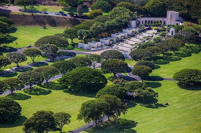 Pearl Harbor, National Memorial Cemetery and Honolulu City Tour - Punchbowl Cemetery is quiet and solemn