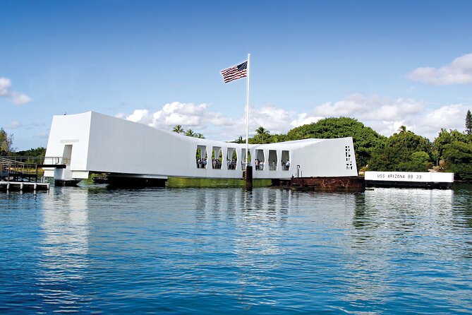 Pearl Harbor, USS Arizona Memorial & Honolulu City Tour - The morning coach ride and Honolulu city sights