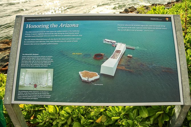 Pearl Harbor: USS Arizona Memorial & USS Missouri Battleship Tour from Waikiki - The guide can make the day easier