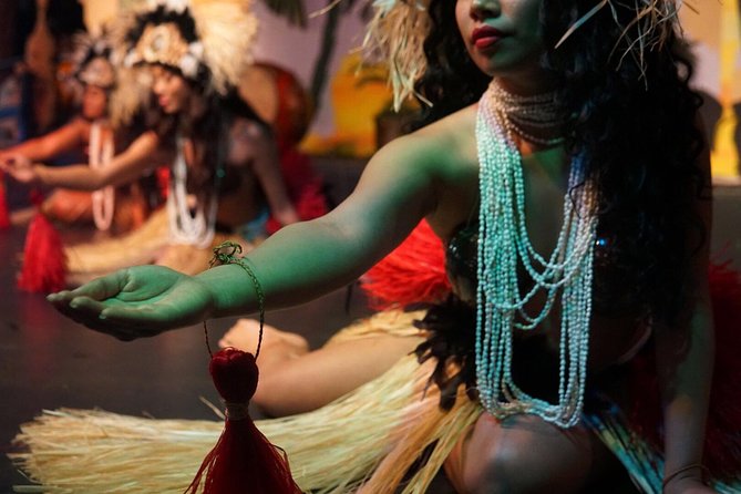Polynesian Fire and Dinner Show Ticket in Daytona Beach - The Samoan fire knife finale