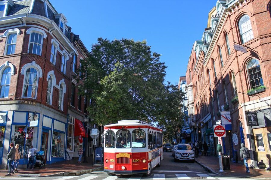 Portland: Trolley City Tour with Portland Head Light Stop - The Old Port, Arts District, and Portland’s older streets